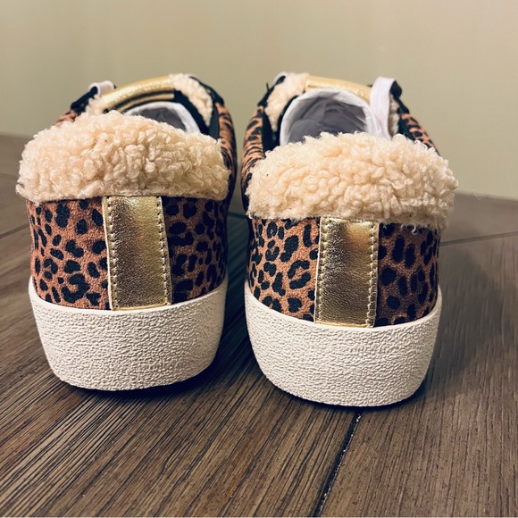 Vince Camuto Leopard Sherpa Sneakers | Women’s 6.5 NWOT - Picture 3 of 5